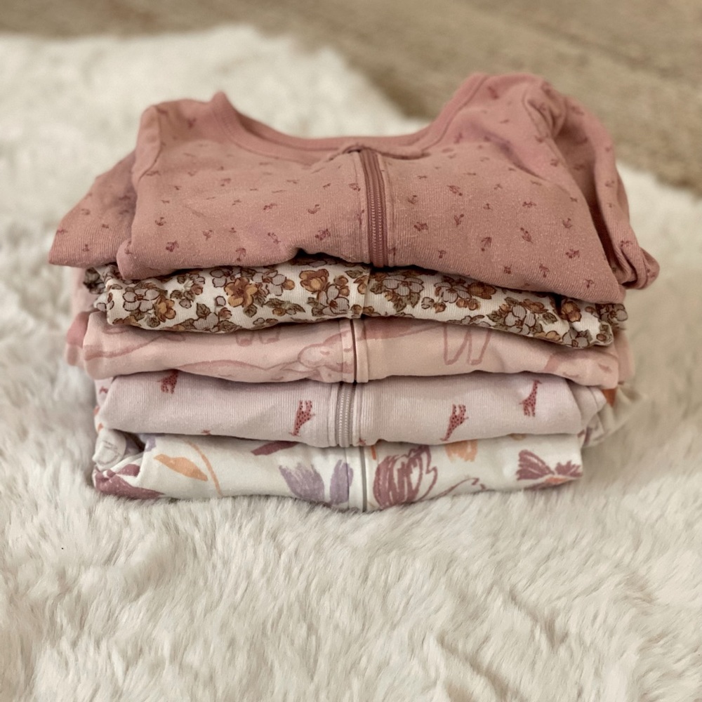 Carters Baby Pajamas / Size 6month